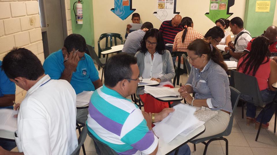 Registro visual del seminario taller sobre pensamiento crítico